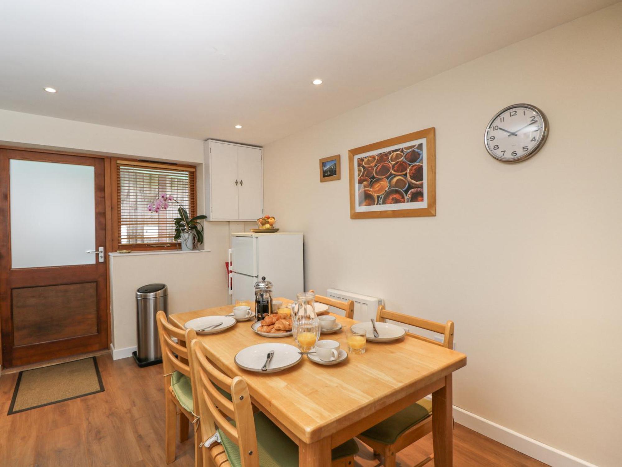 Roan Cottage Lydiard Millicent Екстер'єр фото